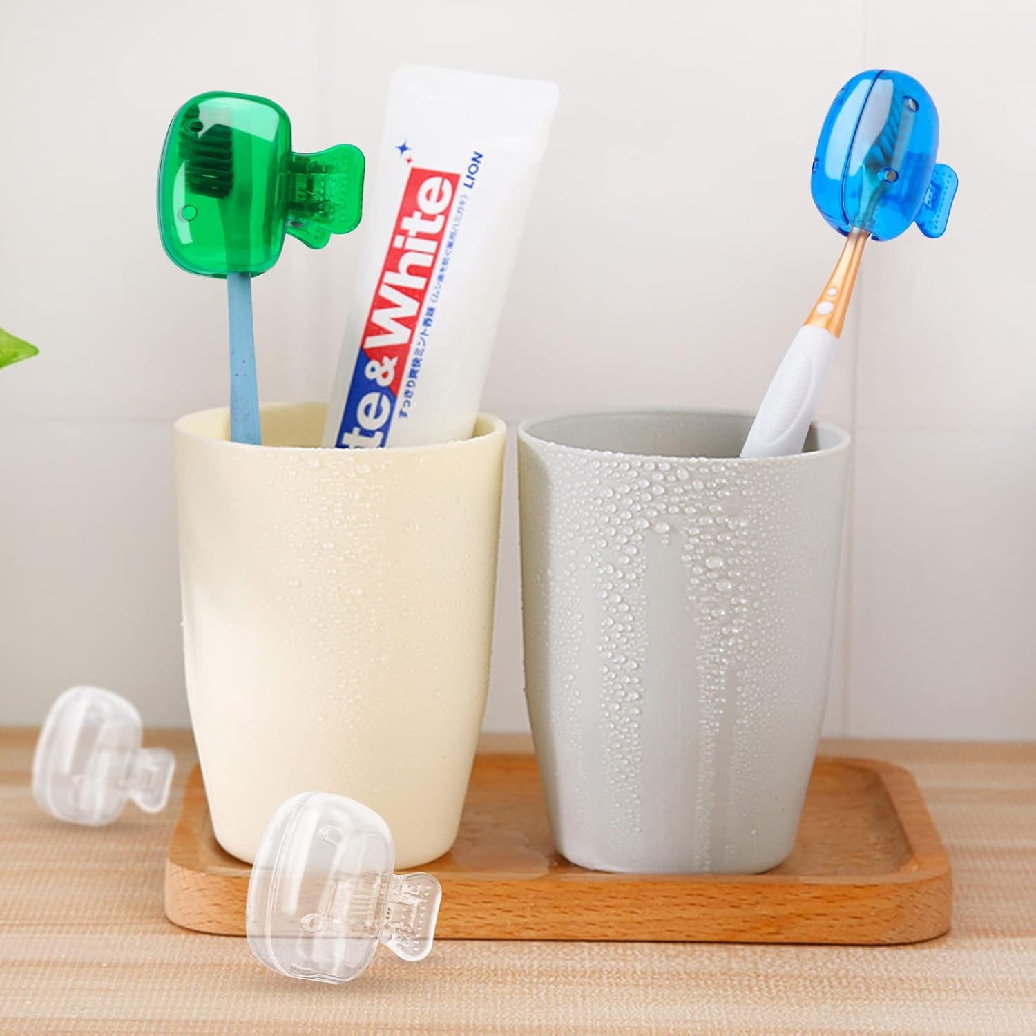 AMOAMI Toothbrush Head Cover Set - Portable Toothbrush Head Protector, Protective Portable Plastic Clip's Toothbrush Cover for Household Travel, Camping, Bathroom, School, Work.Multicolor - 4-Pack